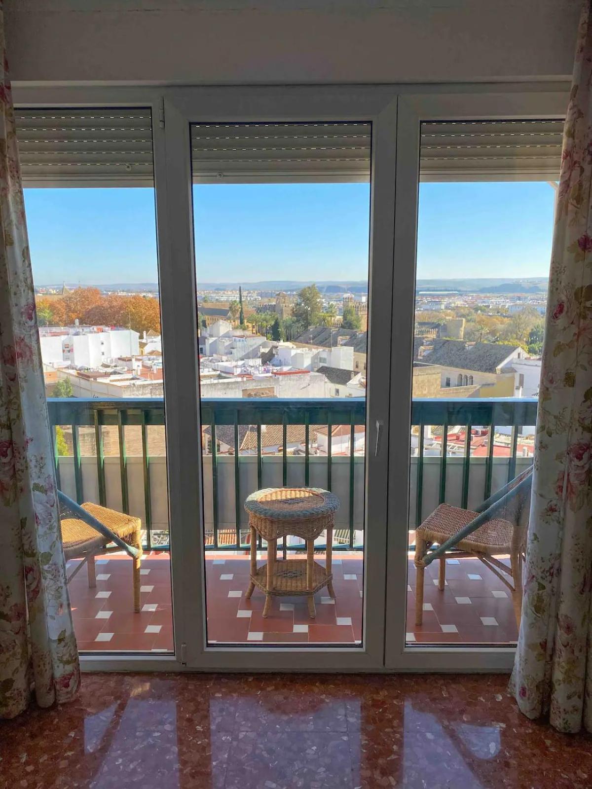 Nice Central Flat With Wonderful Views *